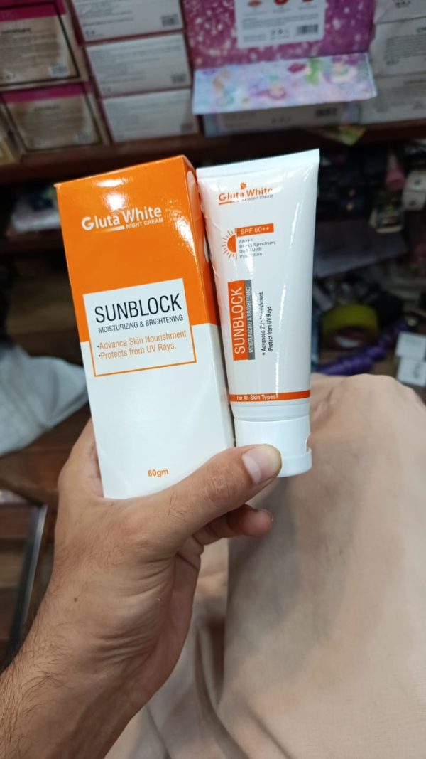 Glutawhite Skin Brightening Sunblock Spf60 – Advanced Uva/uvb Protection, Oil-free & Long-lasting Moisture