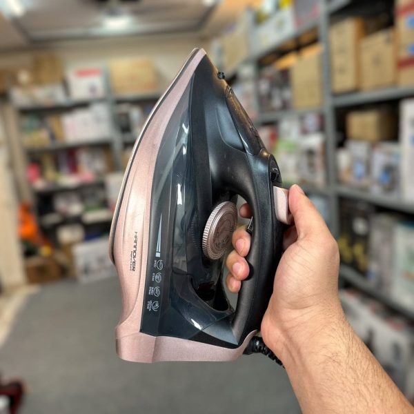 Hannover Steam Iron – 2200w German Lot | Ceramic Soleplate, Vertical & Burst Steam, Self-cleaning, Adjustable Temperature Control